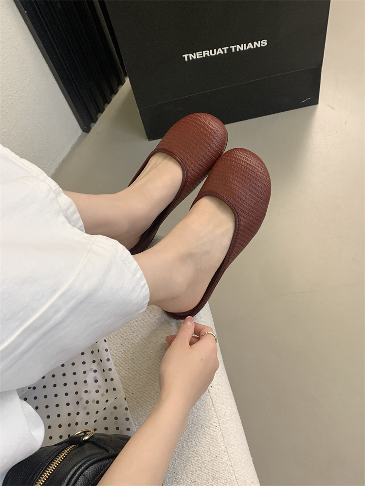 2026 New Women's Non-Slip Slip-On Low Heel Casual Sandals with Square Toe - Image 3