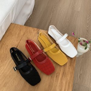 French Style 2026 Summer New Hollow Out Flat Shoes Women's Breathable One-Strap Buckle Sandals Korean Version