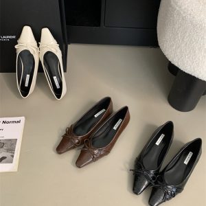 French Style Low Heel Fairy Bow Flat Shoes 2026 Autumn New Pointed Toe Shallow Mouth Bean Grandma Shoes