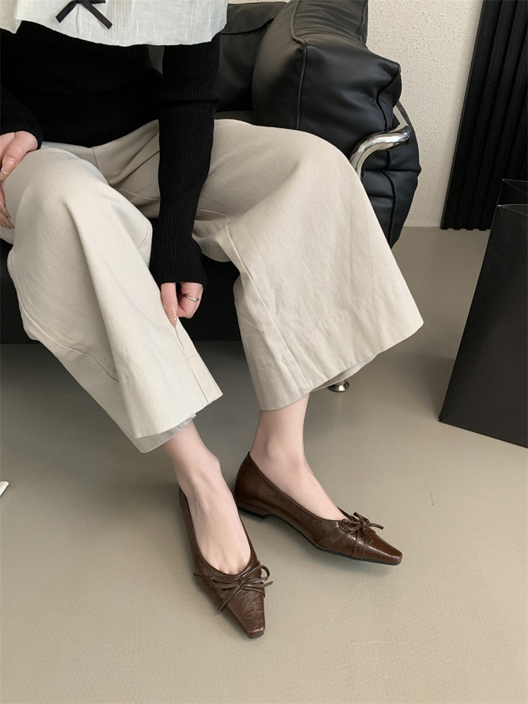 French Style Low Heel Fairy Bow Flat Shoes 2026 Autumn New Pointed Toe Shallow Mouth Bean Grandma Shoes - Image 3